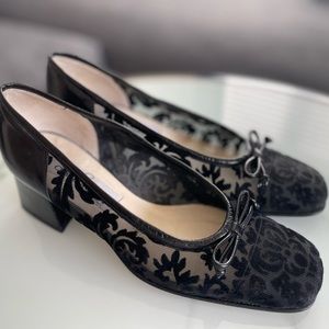 Claudia Cuiti Vintage Black Pumps - Chuncky Heel